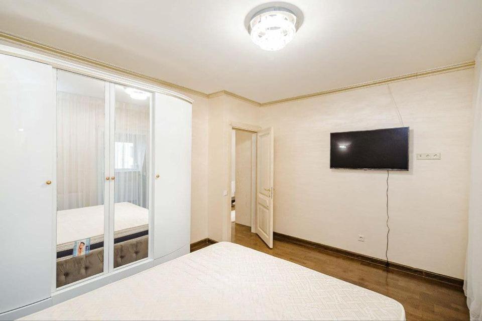 Cathedral Park And Pedestrian Zone Ultracentral Cozy Apartment In Chisináu Exterior foto