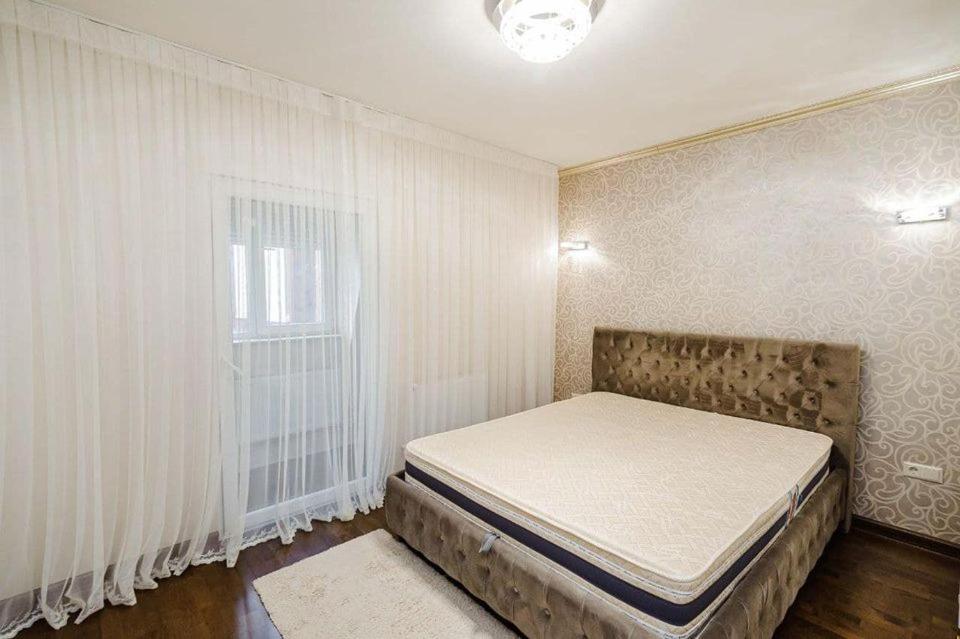 Cathedral Park And Pedestrian Zone Ultracentral Cozy Apartment In Chisináu Exterior foto